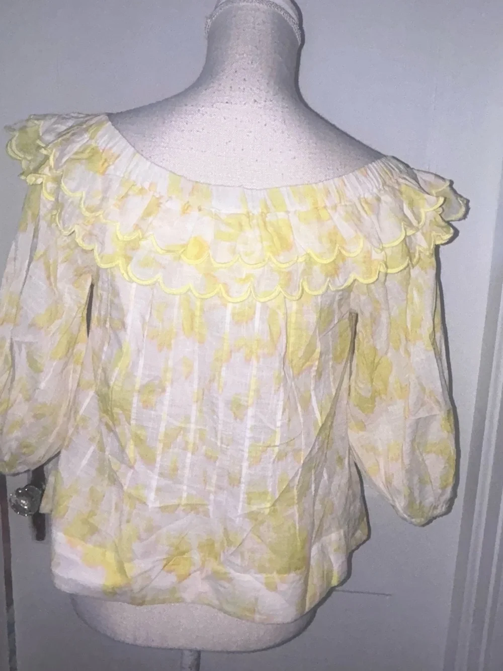 Anthropologie Yellow and White Floral Off-Shoulder Ruffle Top sz XS never worn
